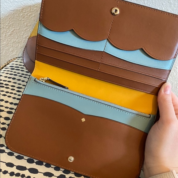 Kate Spade scalloped crossbody and wallet set 😍 - Picture 8 of 10
